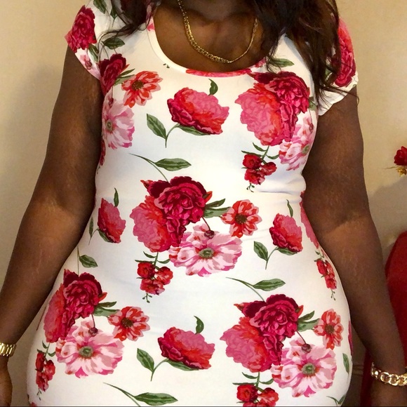 ❌🚫SOLD🚫❌Floral Body Contouring Maxi Dress - Picture 7 of 8